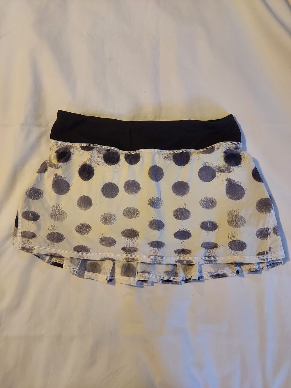 Lululemon Run: Pace Setter Skirt Seaside Dot White Black Ray Size 6